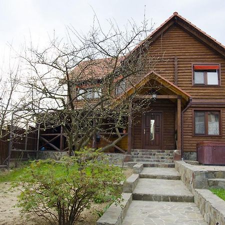 Liubava Hotel Поляна Екстериор снимка