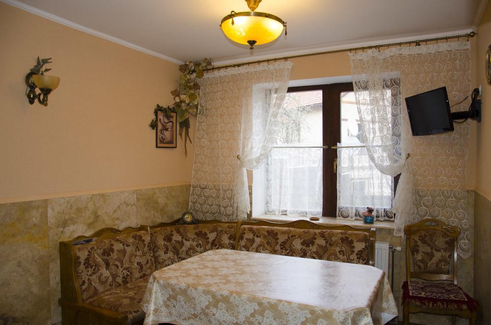 Liubava Hotel Поляна Екстериор снимка